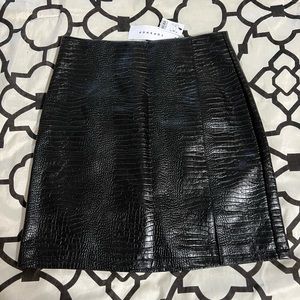 Leather mini skirt- black